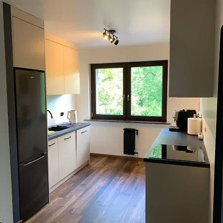Apartman Komfortowy W Spokojnej Dzielnicy