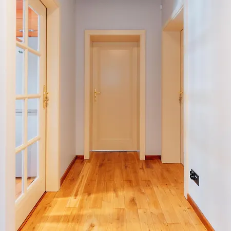 Apartmán Komfortowy W Spokojnej Dzielnicy Vratislav