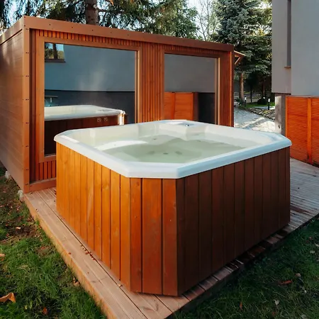 Apartmán Komfortowy W Spokojnej Dzielnicy Vratislav